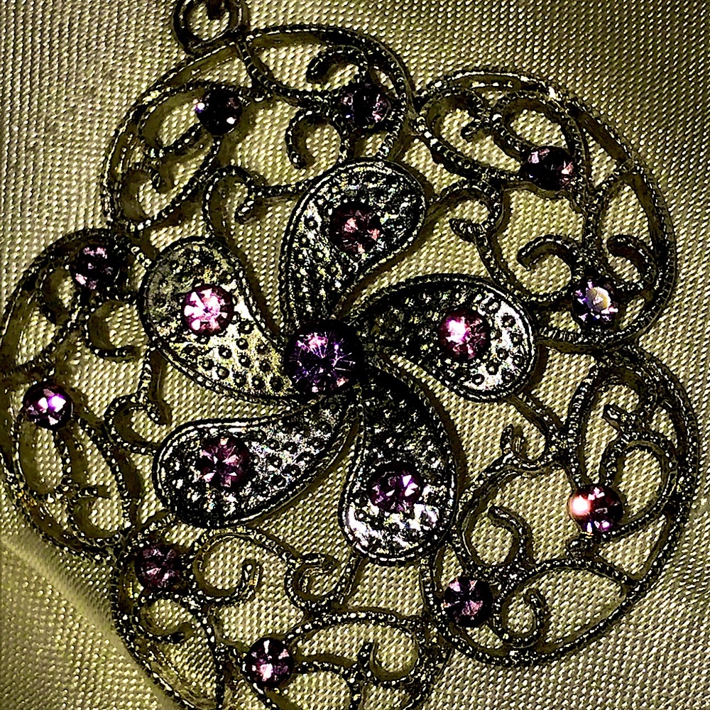 Purple gem flower pendant necklace